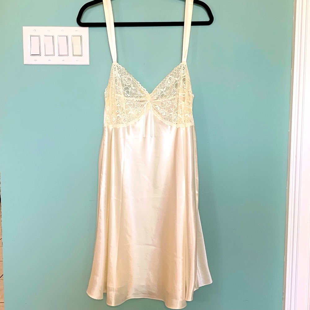 Ivory Lace Trimmed Chemise Nighty